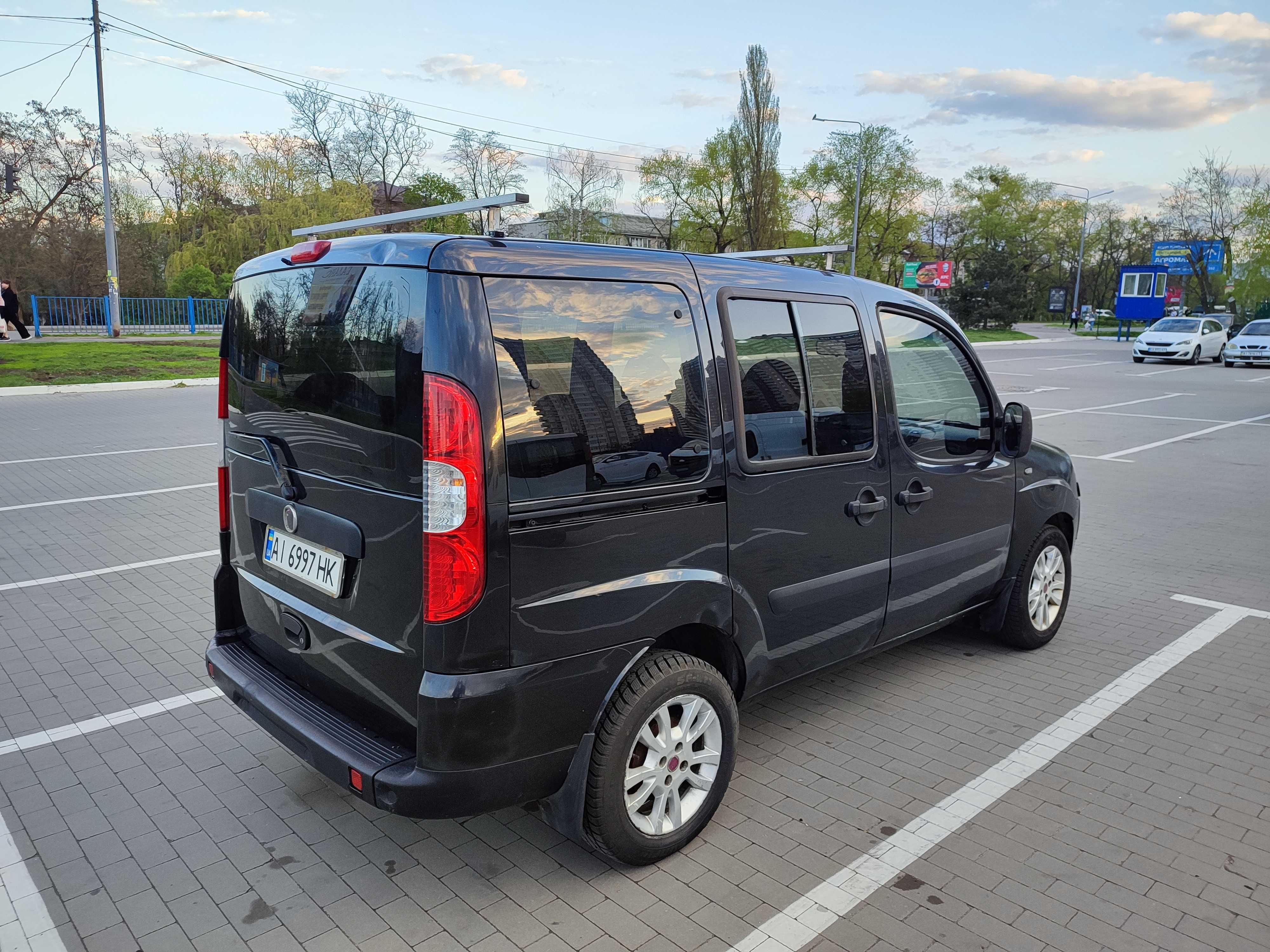 Продаю FIAT DOBLO PANORAMA оригінальний пасажир 7 місць