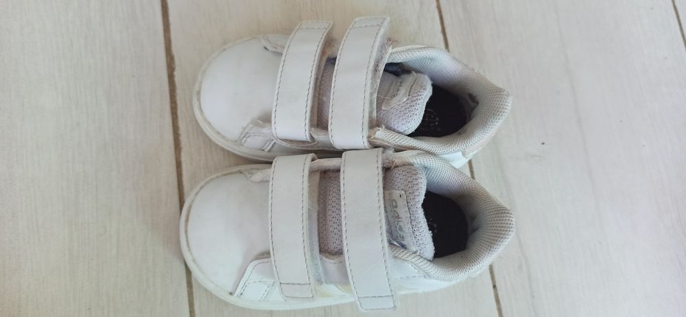Ténis Adidas tamanho 20