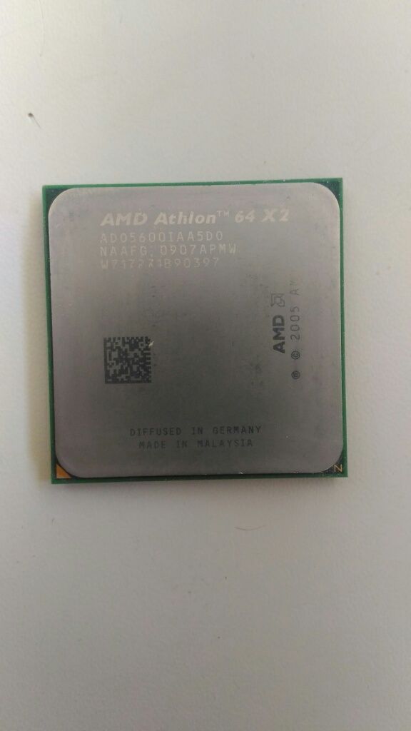 Кулер з процесором AMD Athlon 64 X2 4800+ - ADO4800IAA5DD