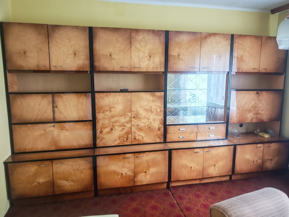 Meble PRL – wysoki połysk, fornirowane, unikatowe – na zamówienie