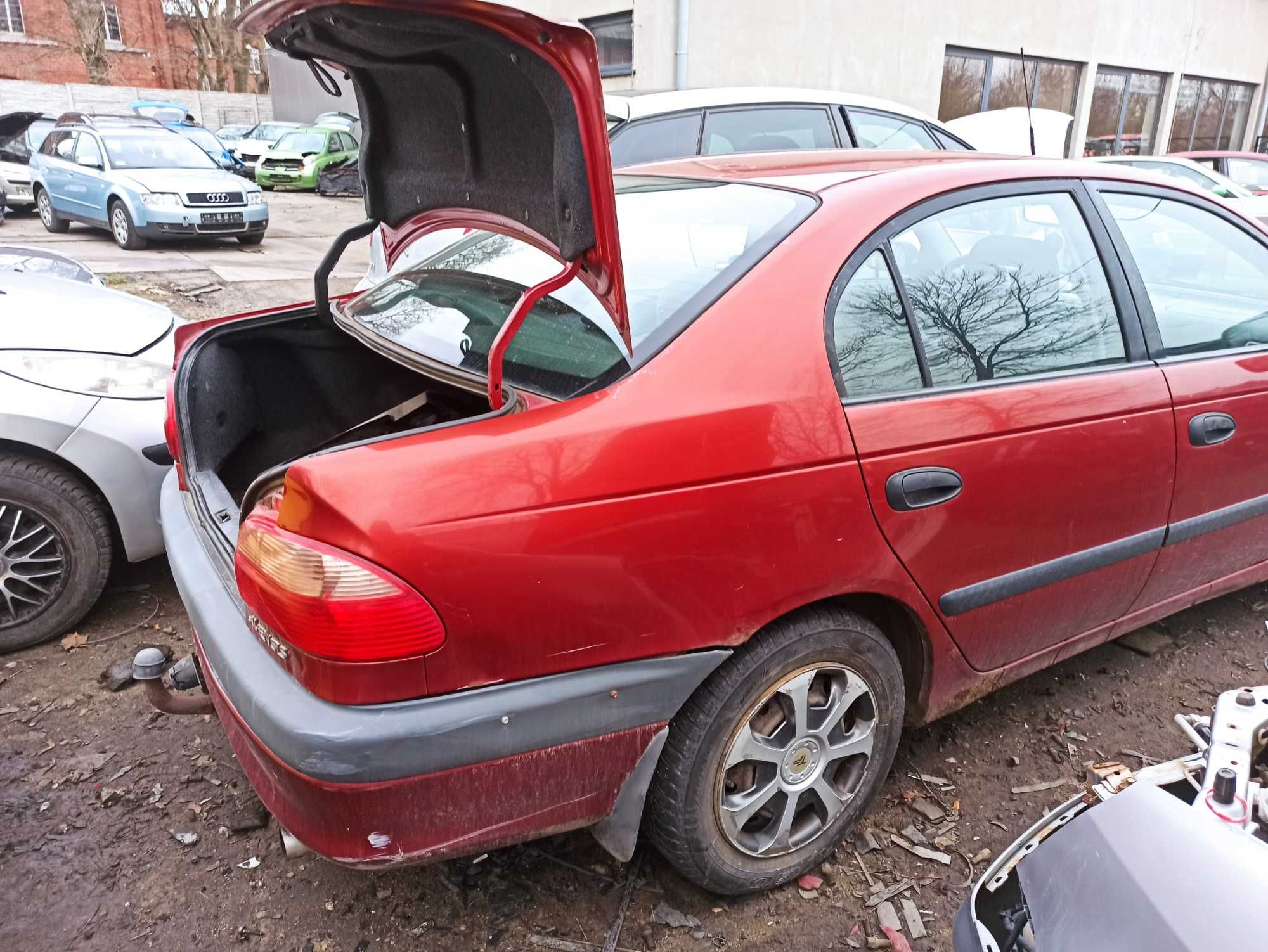 Toyota Avensis T22 samochody na części!