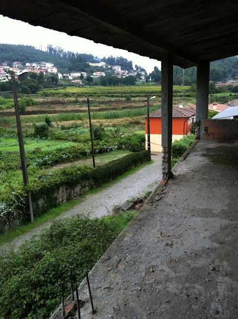 moradia t4 em construcao em lugar de folgosa  parada de todeia