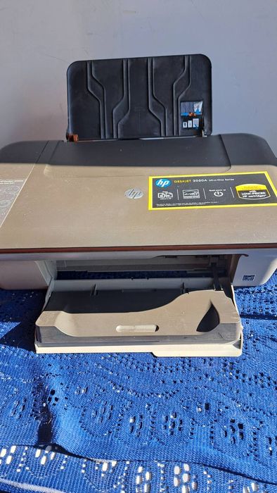 Принтер HP 2050A