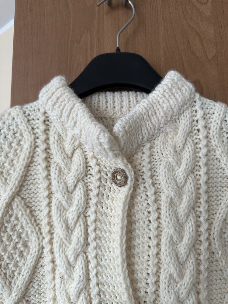 Sweter handmade z wełny czesankowej