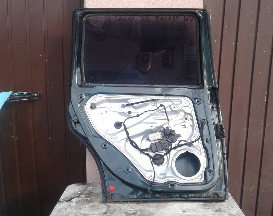 Drzwi Prawy Tył VW Passat B5 Kombi LC6N Szyba Klamka Listwa Zamek 3B0