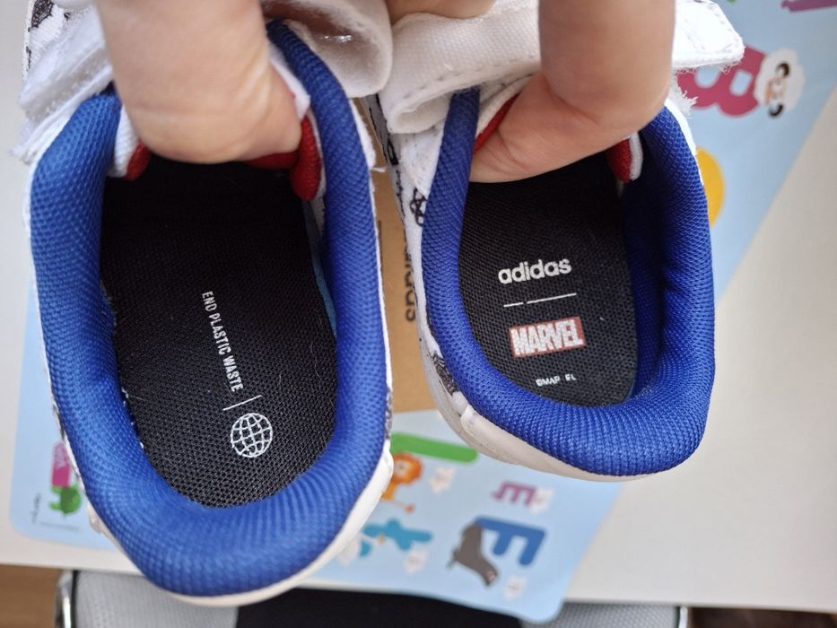 Dziecięce buty adidas rozmiar 25