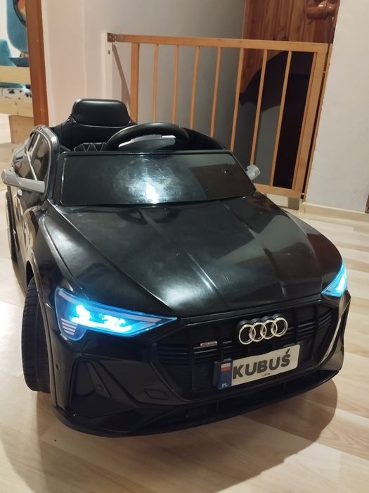 Dziecięcy samochód elektryczny Audi
