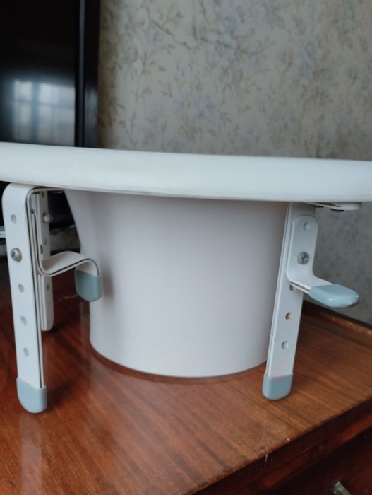 Продам насадку на унитаз для пожилых людей