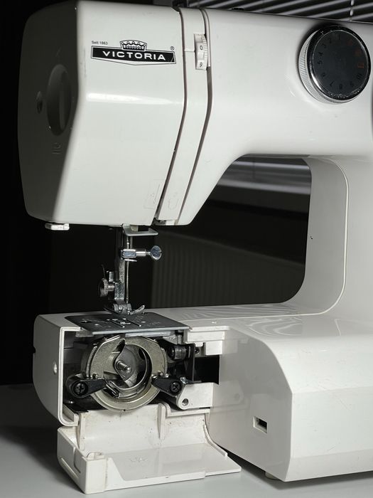 Швейная Машинка   • Victoria Seit 1863/NM2200