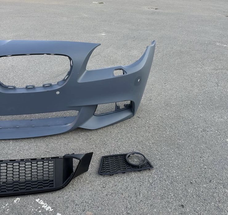 Передній М бампер BMW F10, F11 М пакет