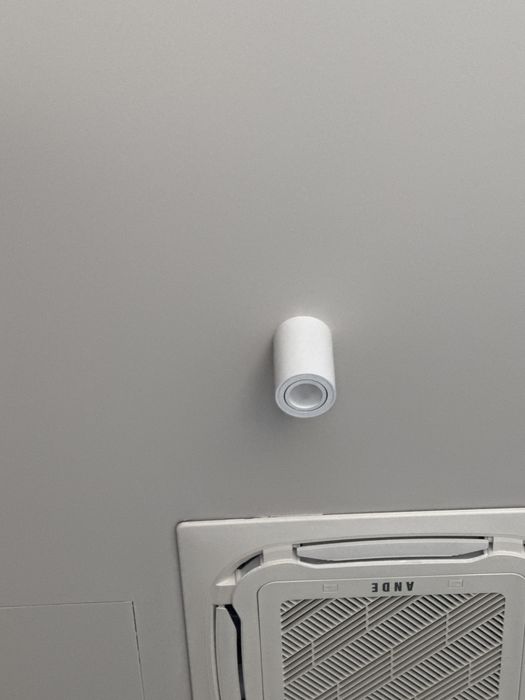 Oprawa natynkowa biala matowa 80 x 115 mm tuba