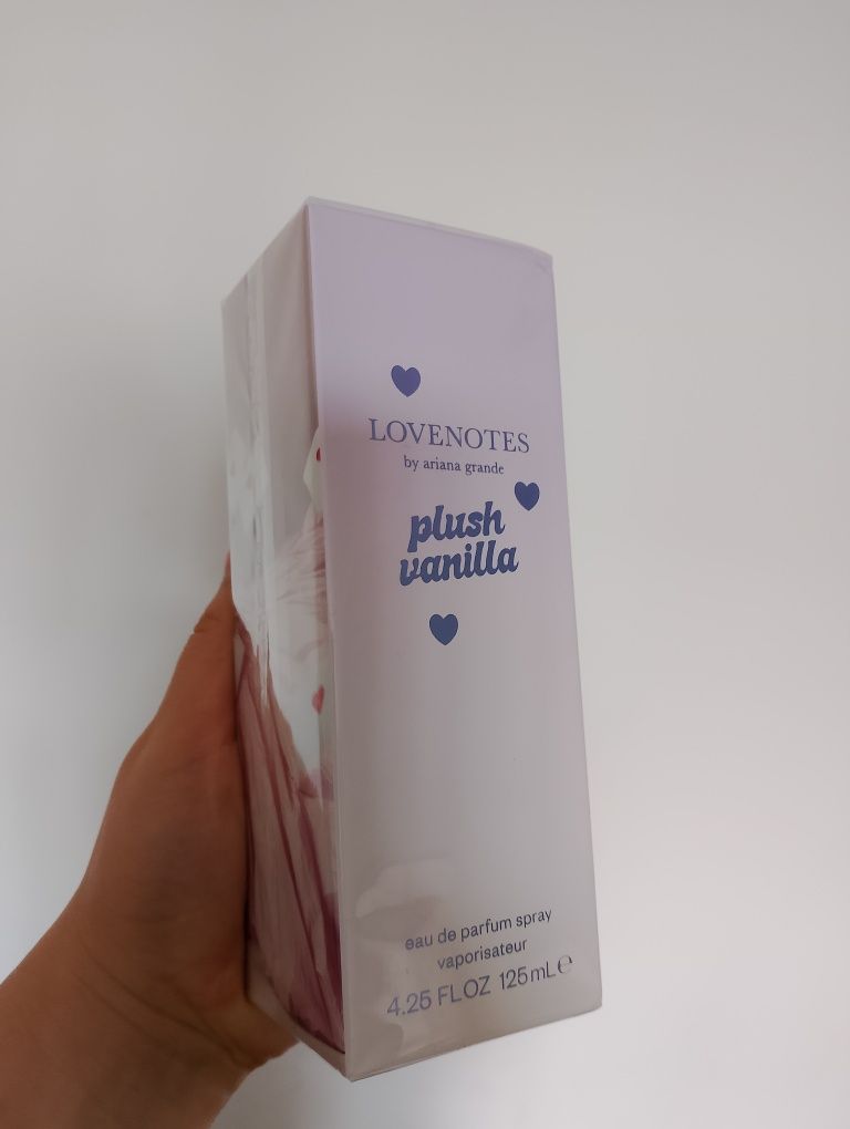 Plush Vanilla Ariana grande perfumy