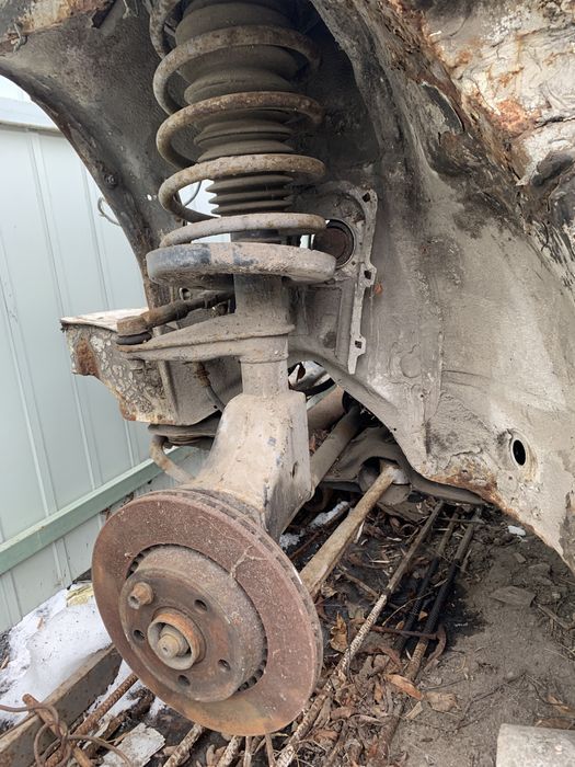 Стойки всборе ауди 100 С3