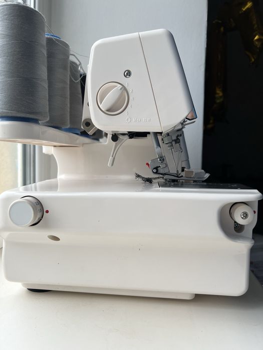 Коверлок Minerva M3000CL