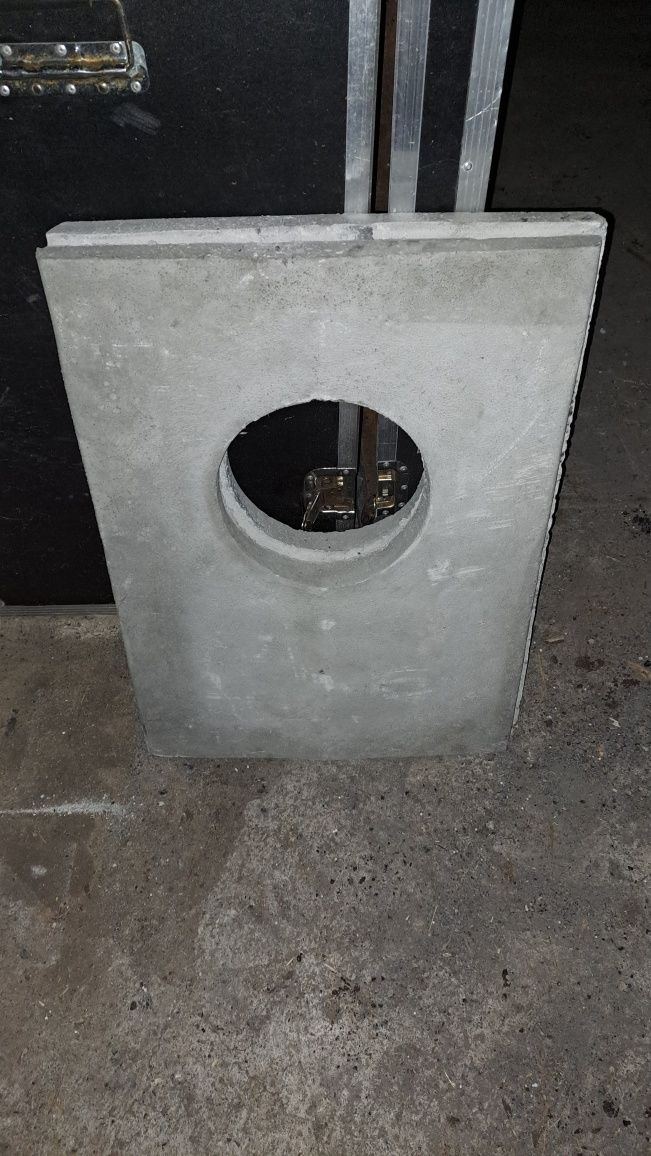 Czapy kominowe, płyty betonowe.  systemowe kominy