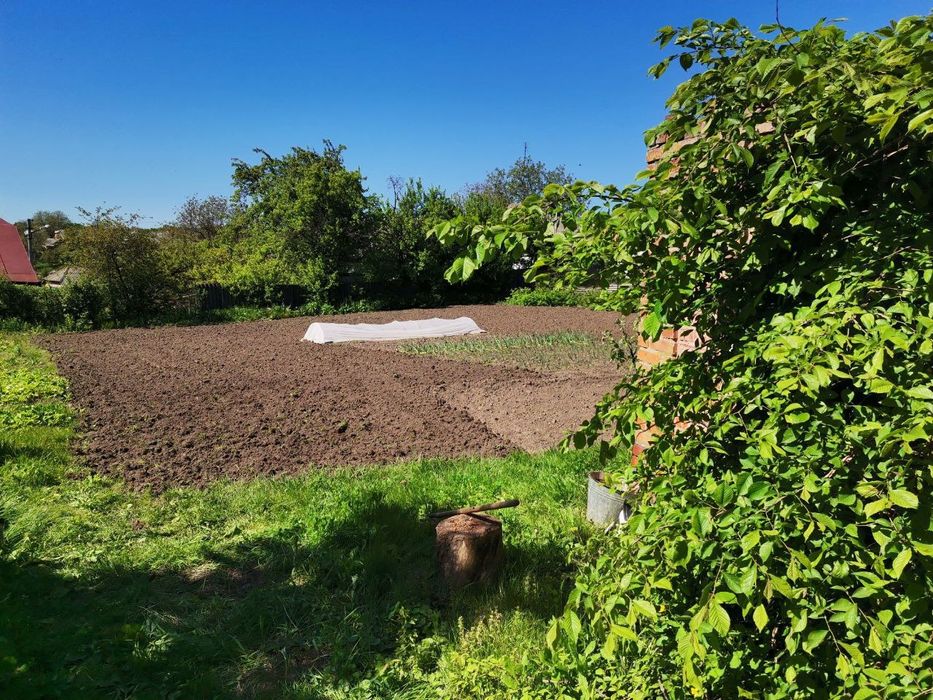 Земельна ділянка з комунікаціями