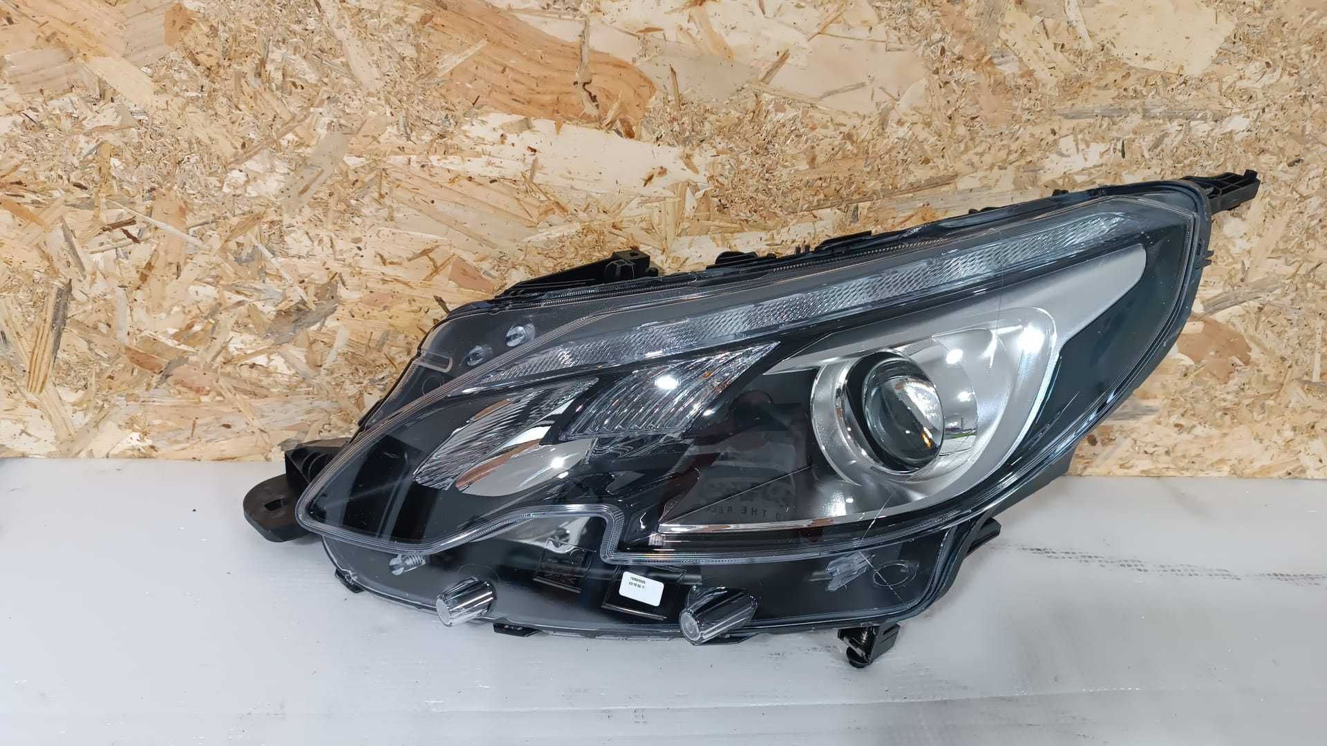 Farol Otica Direito PEUGEOT 2008 I (CU_) | NOVO VALEO