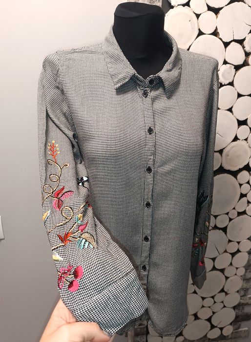 Фірмова рубашка H&M сорочка ,блуза з вишивкою