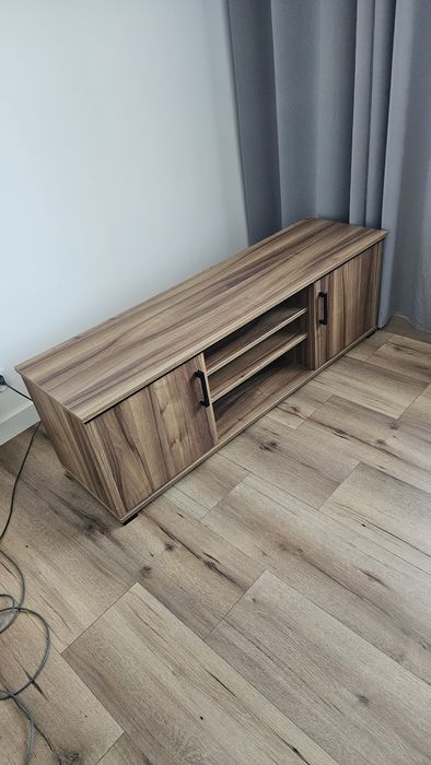 Stolik pod telewizor