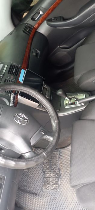 Тойота авенсіс 2.0 бензин