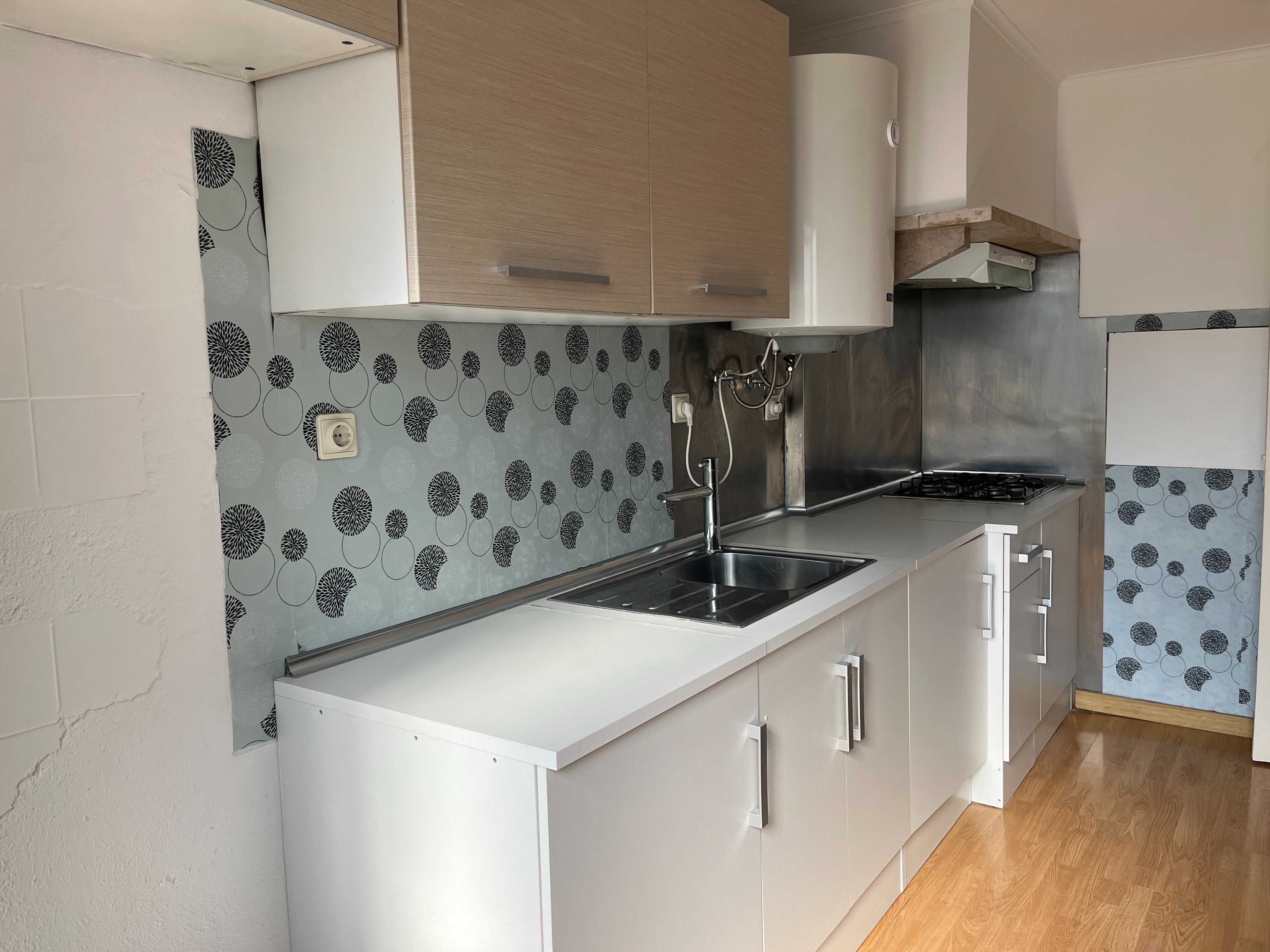 T2 remodelado junto ao Metro Amadora-Este