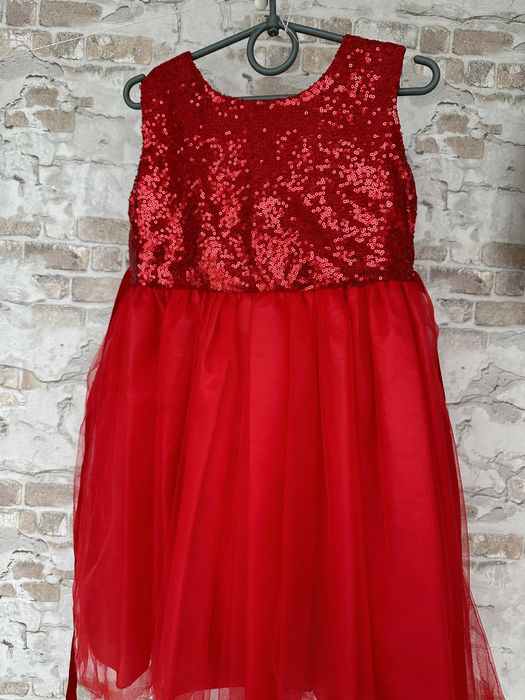 Нарядне плаття на дівчинку 110-128