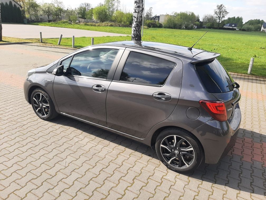 Tyota Yaris III Hybryd 1.5 +LPG