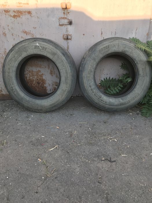 Продам 2 грузовые покрышки 315/70R22,5