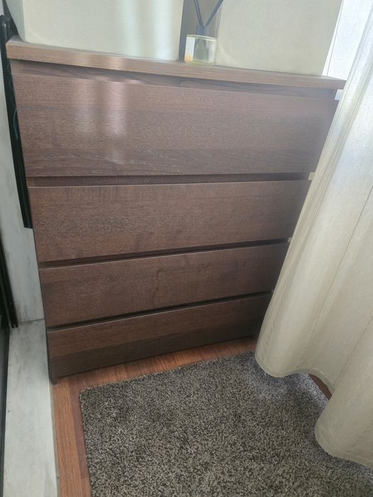 Cómoda Ikea Malm 4 gavetas marrom