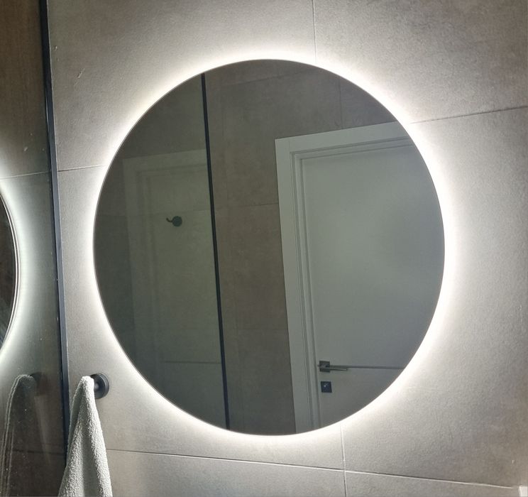 Продам нове кругле дзеркало 60×60 з підсвіткою
