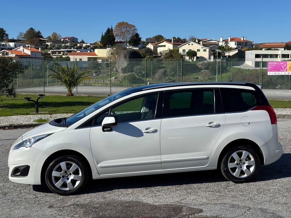 Peugeot 5008 Allure 1.6 full Extras 7 lug Nacional 65700km