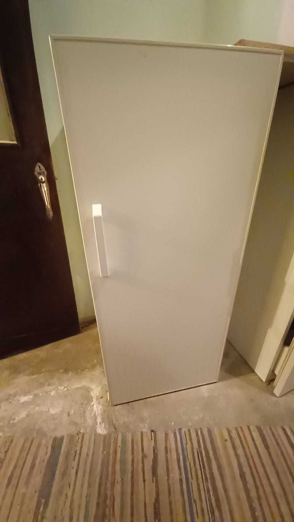 Frigorifico de encastre para peças