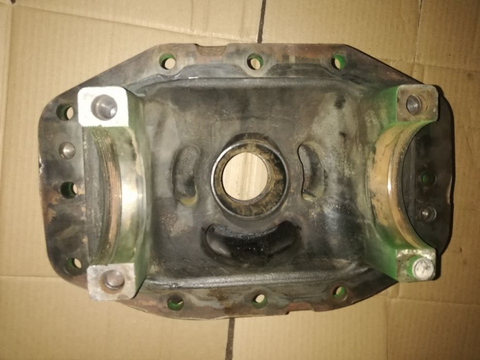 Obudowa mechanizmu John Deere 5045e,5055,5060,5070, 5075,5080,5090,