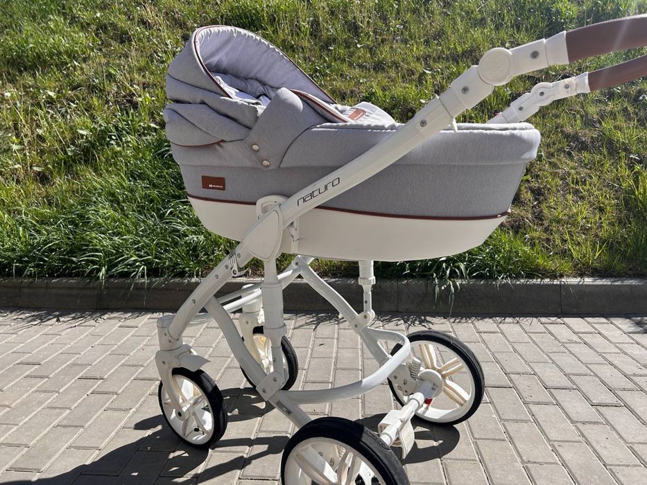 Продам універсальну коляску 2 в 1 Riko Naturo