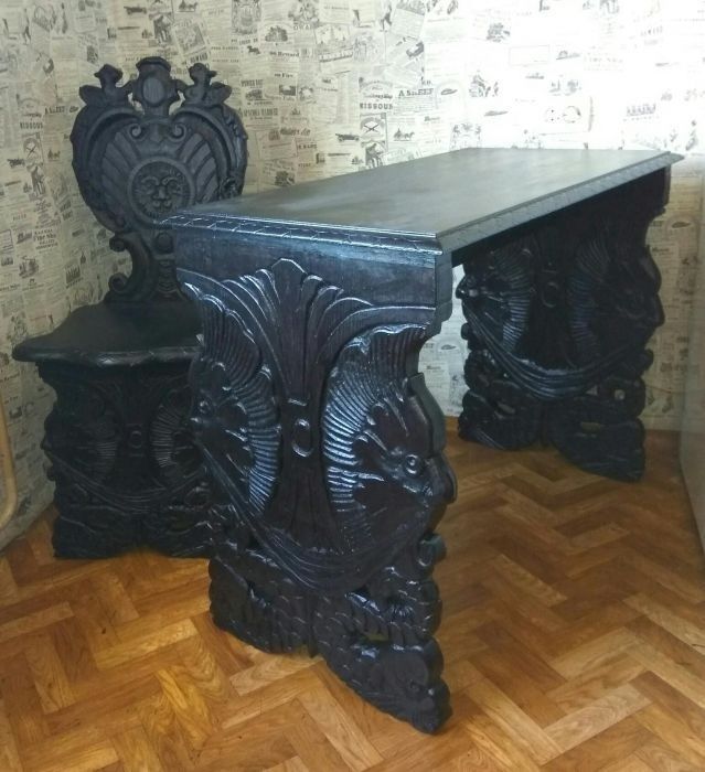 Гарнитур резной в стиле ренессанс. Renaissance table and arm chair