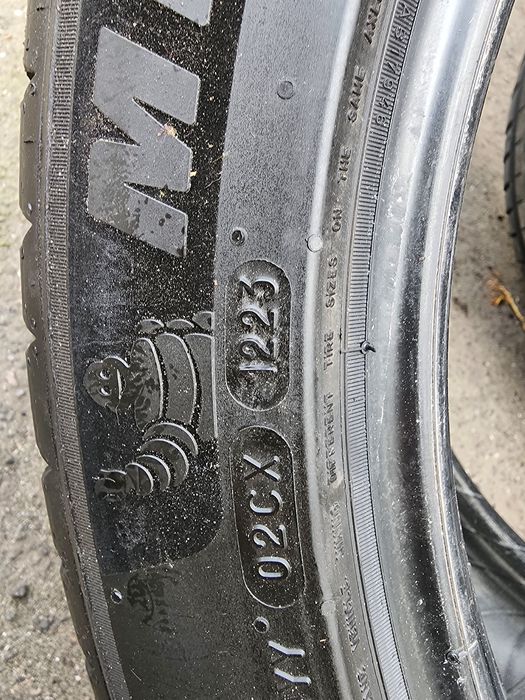 Michelin 285/40 r19  пара