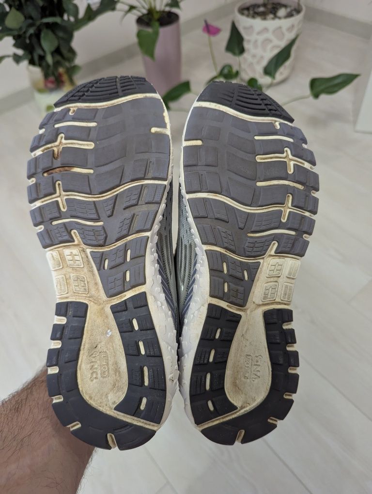 Brooks Transcend 6