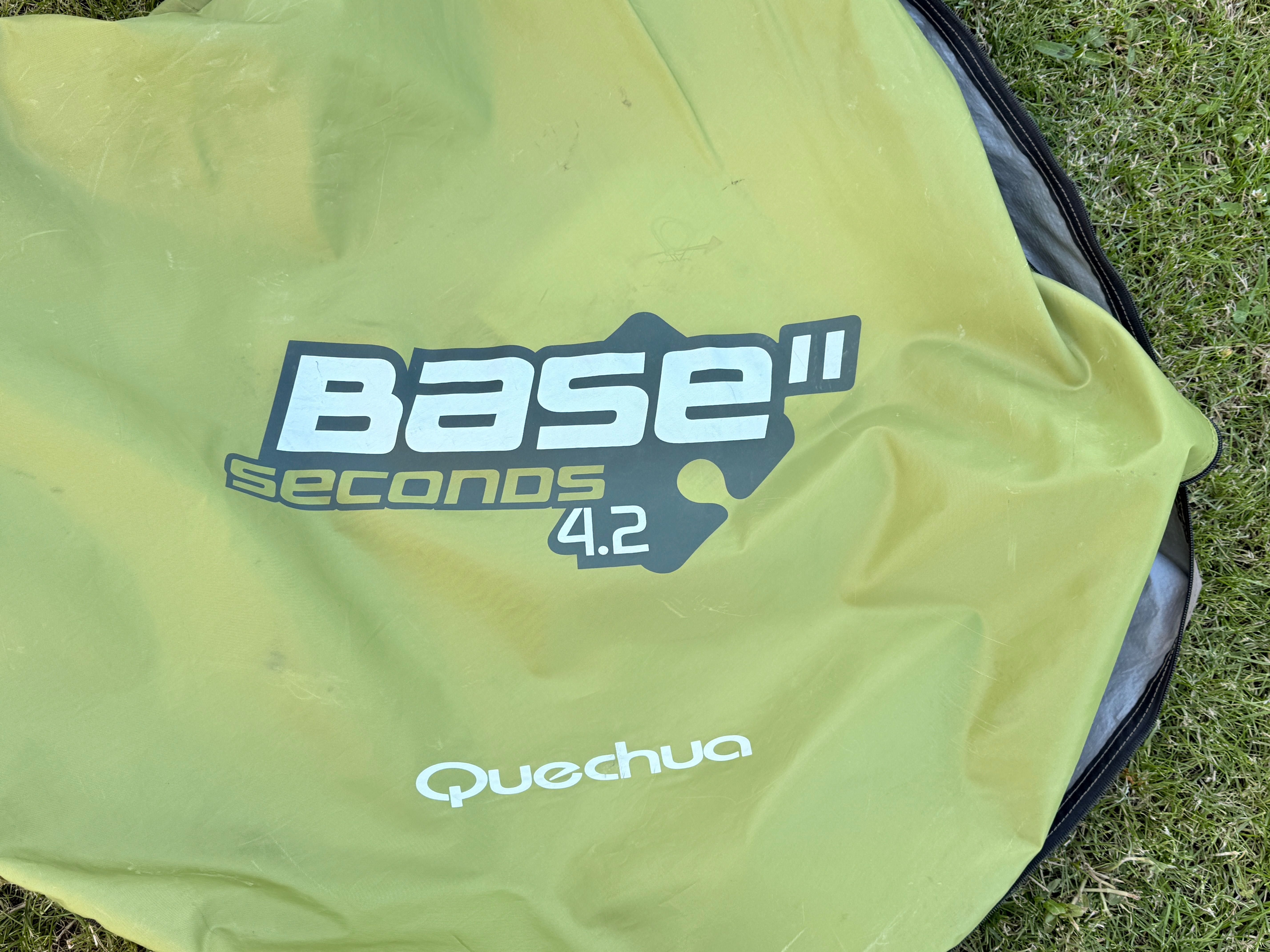 Namiot 4 osobowy Queczua Base" 4,2 seconds