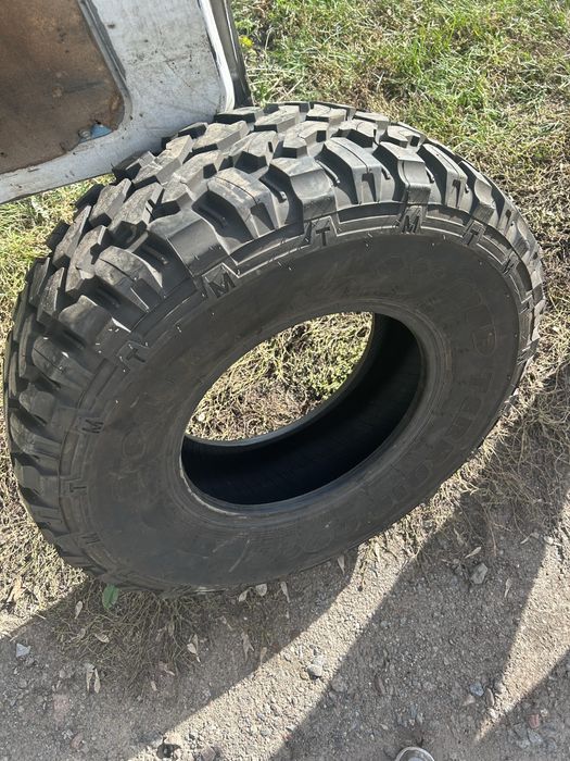 Шини, нові, дві штуки!