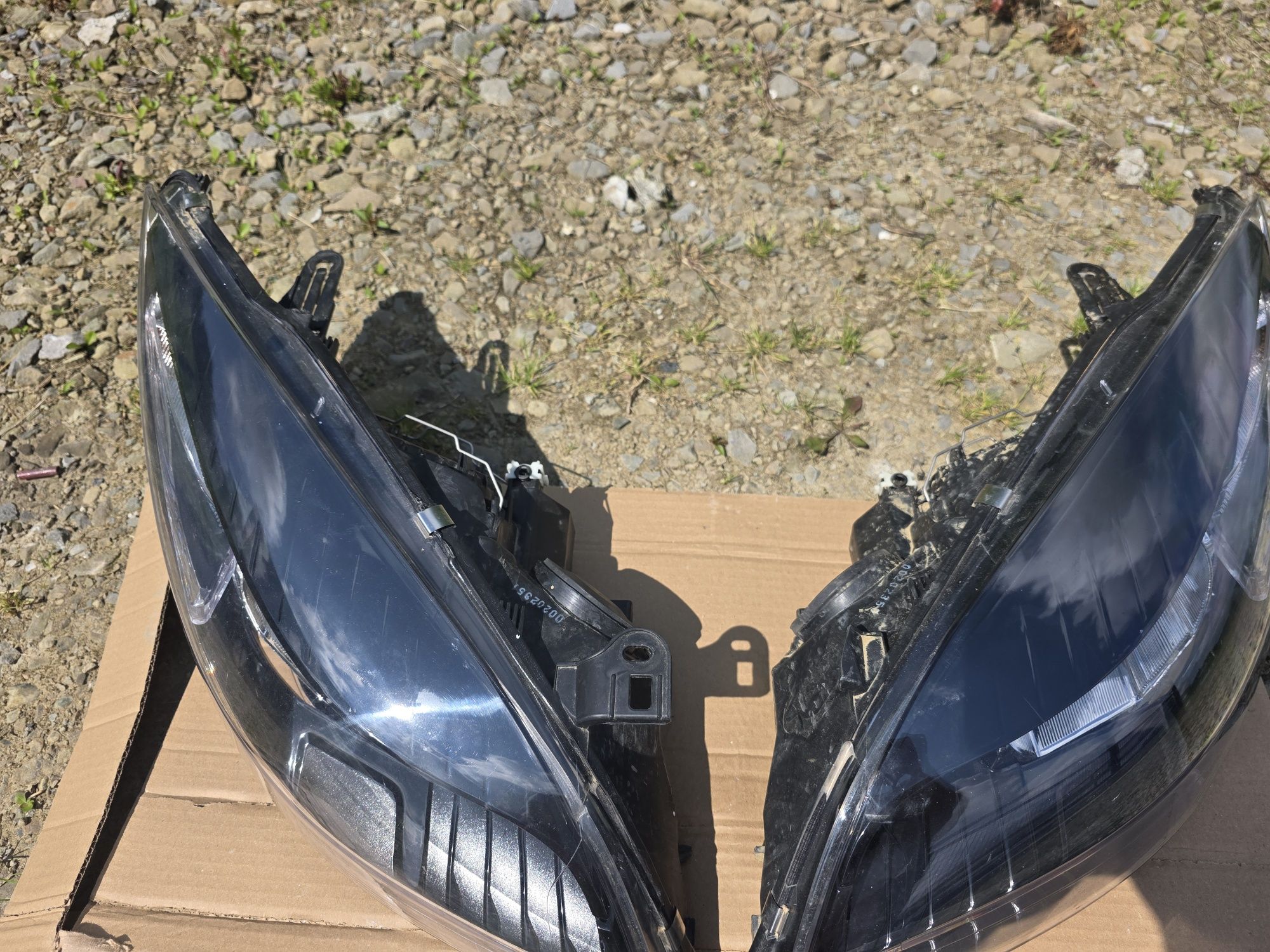 Reflektory | Lampy przednie Renault Megane III hatchback 2012/2013