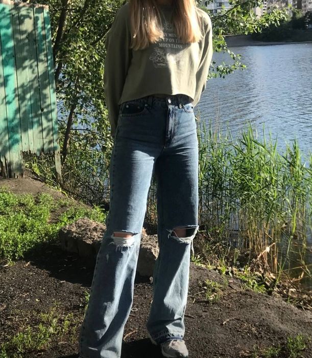 Джинсы. Джинси. Джинсы клеш. Широкие джинсы. Джинси палаццо.