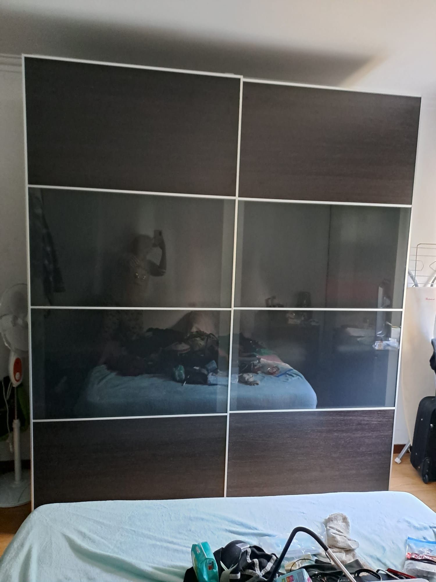 400 € ikea  roupeiro