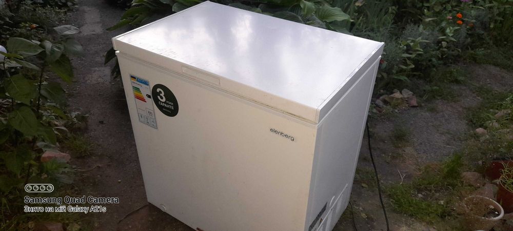 Морозильна скриня Elenberg 300л