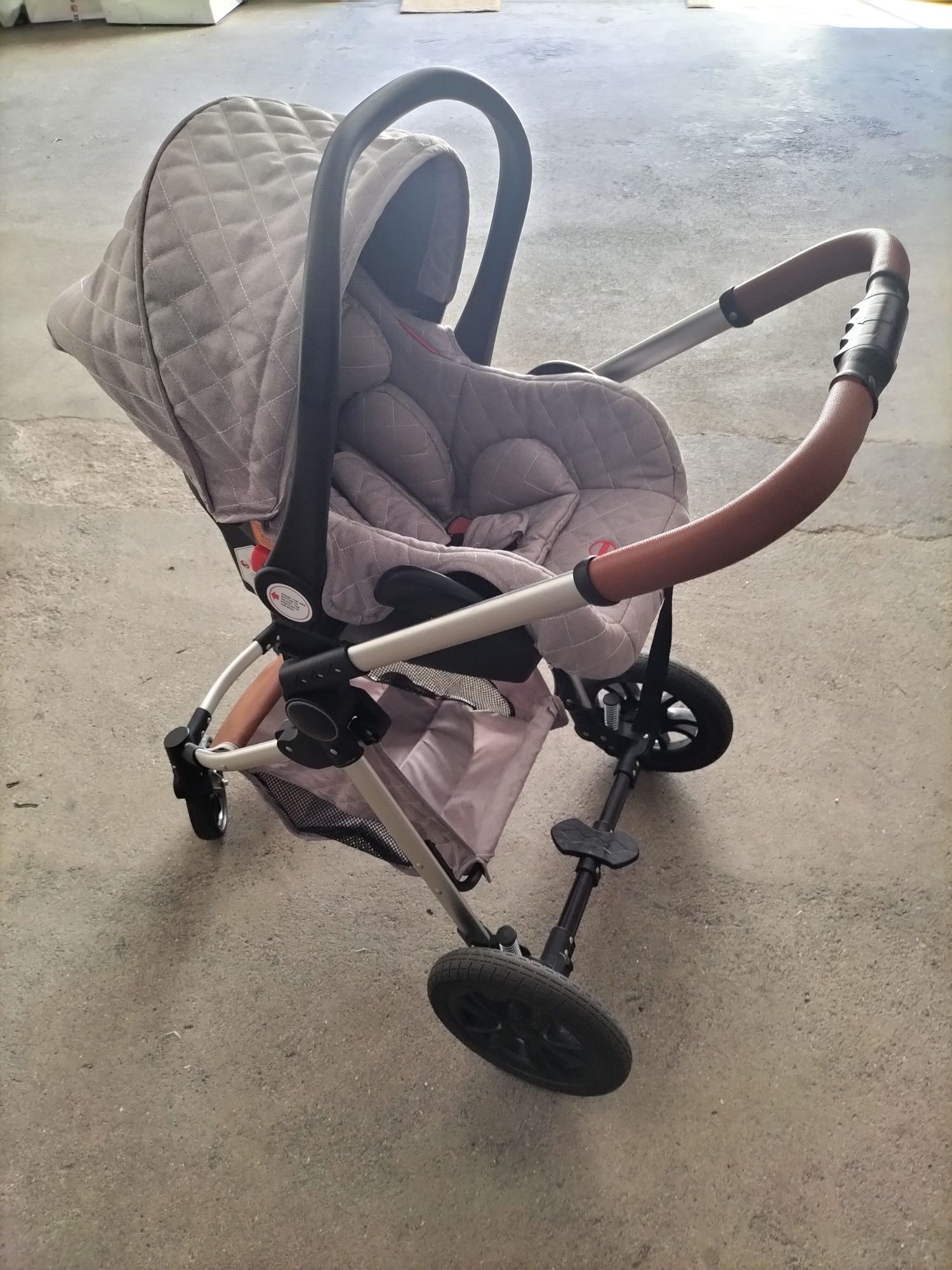 Carrinho de bebê como Novo com muito pouco uso