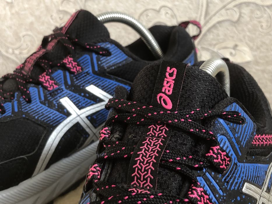 Десісезонні кросівки, як нові Asics Gel Venture 9 біг 40,5 40 39,5