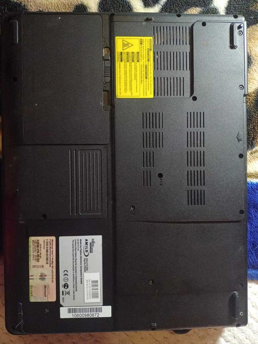 Продам ноутбук Сименс. Не рабочий