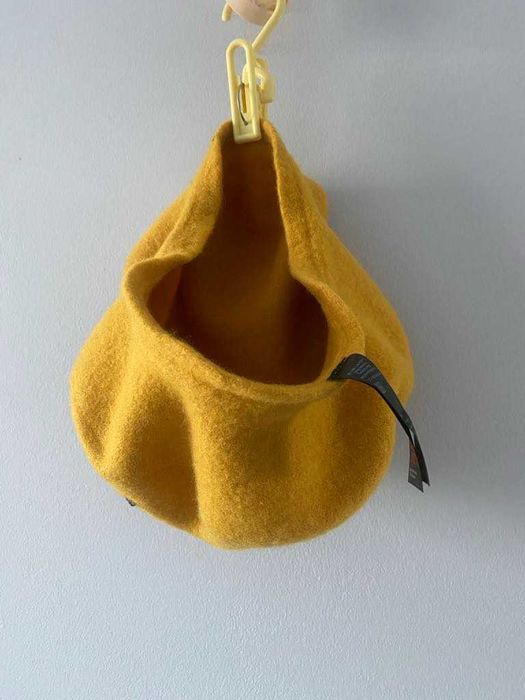 Accessorize Beret wełniany musztardowy 55/56 cm błyszczące dżety