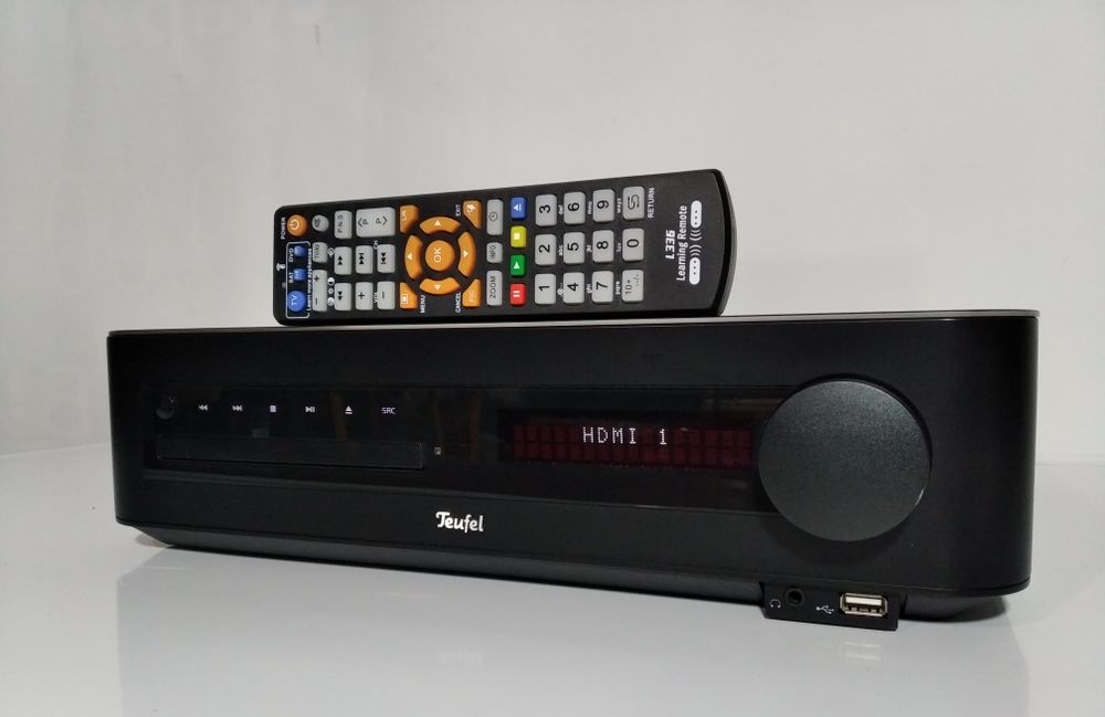 5.1 ресивер/програвач Teufel IP7000, має 100 Вт\канал\HDMI\USB\Blu-ray