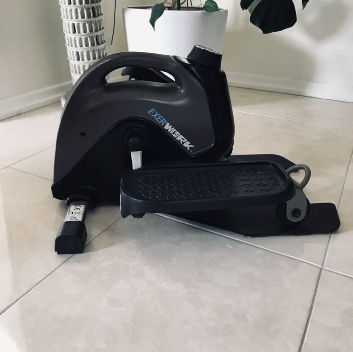 Велотренажер еліптичний