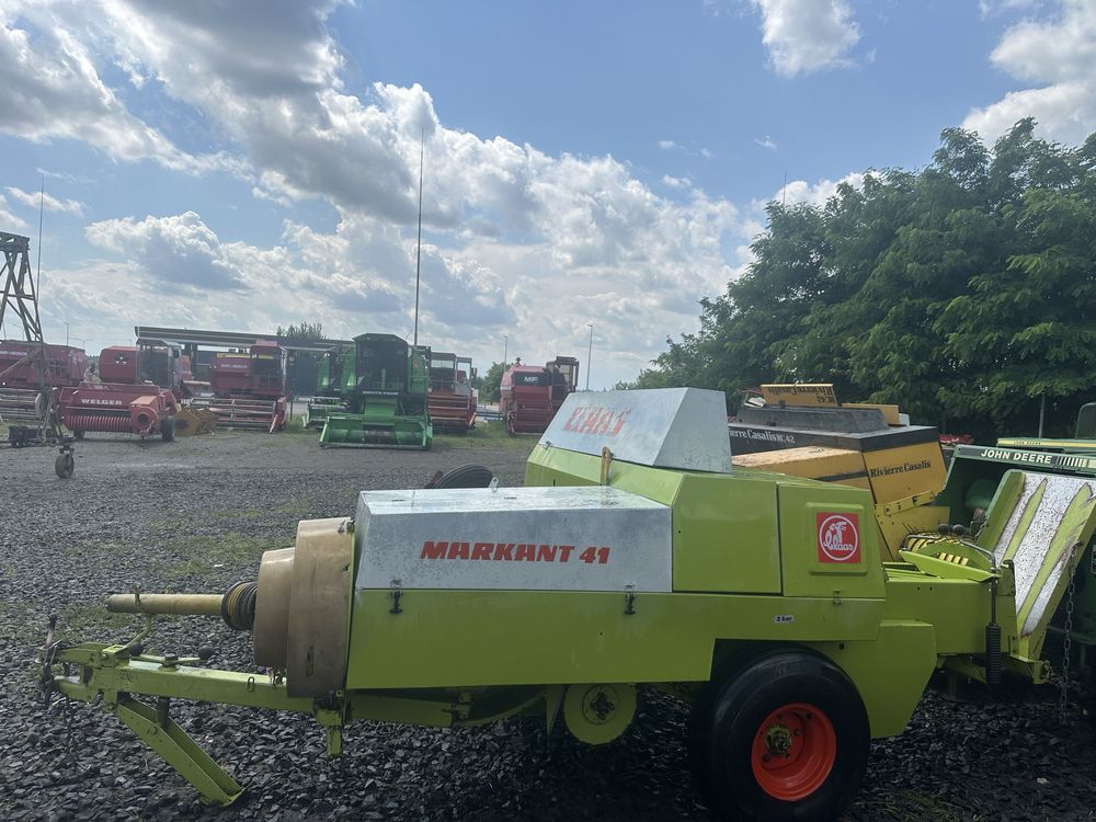 Прес-підбирач марки Claas Markant 41